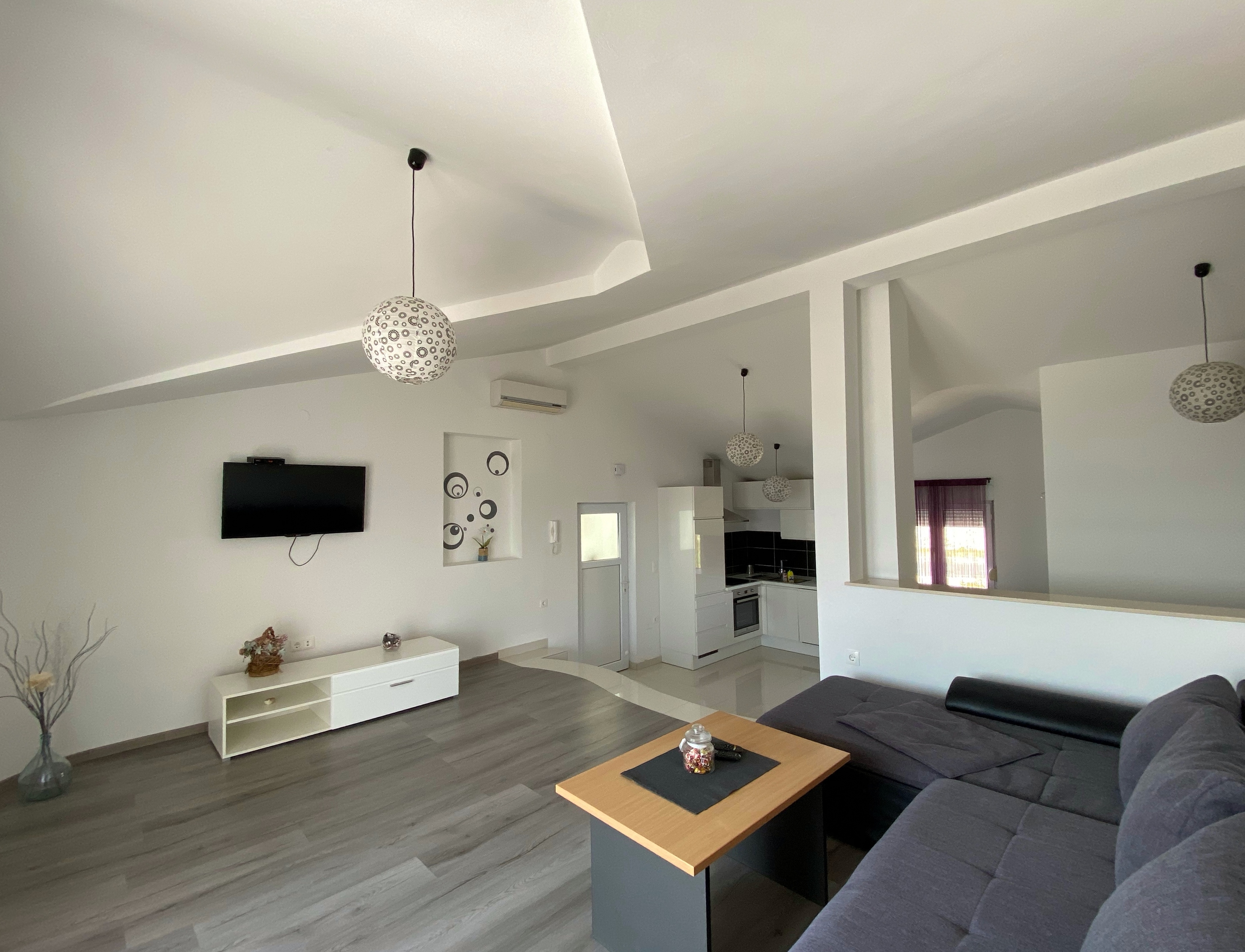 Two bedroom apartment with terrace and sea view Maslenica, Novigrad  A-b