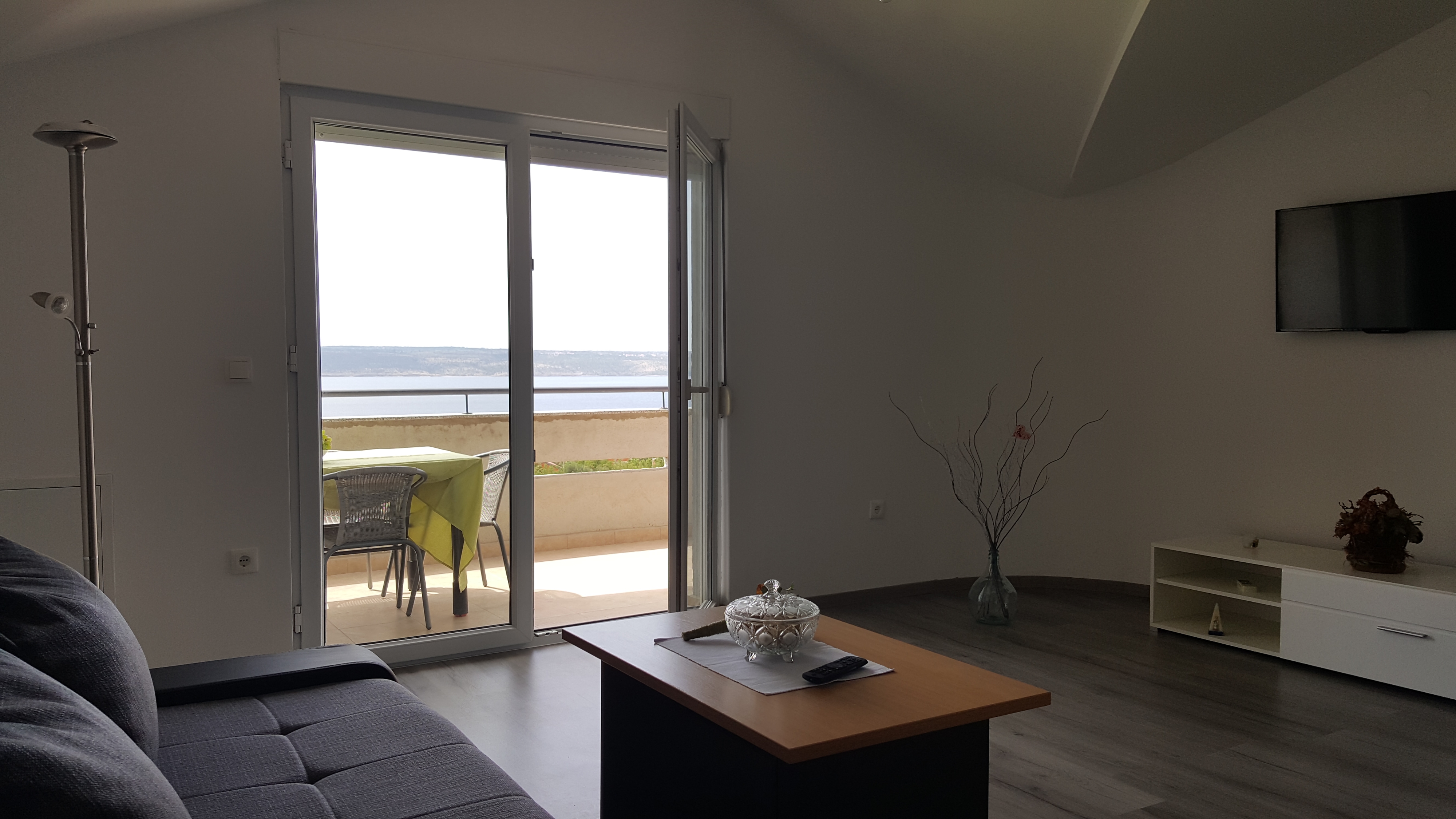 Two bedroom apartment with terrace and sea view Maslenica, Novigrad  A-b