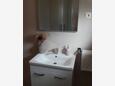 Vinišće, Bathroom in the apartment, WiFi.