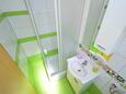 Ванная комната Brodarica, Ванная комната в размещении типа apartment, Домашние животные допускаются и WiFi.