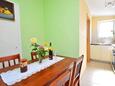 Dining room Brodarica, Dining room in the apartment, (pet friendly) and WiFi.