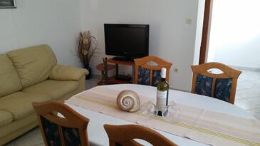 Ivan Dolac, Sala da pranzo nell'alloggi del tipo apartment, condizionatore disponibile, animali domestici ammessi e WiFi.