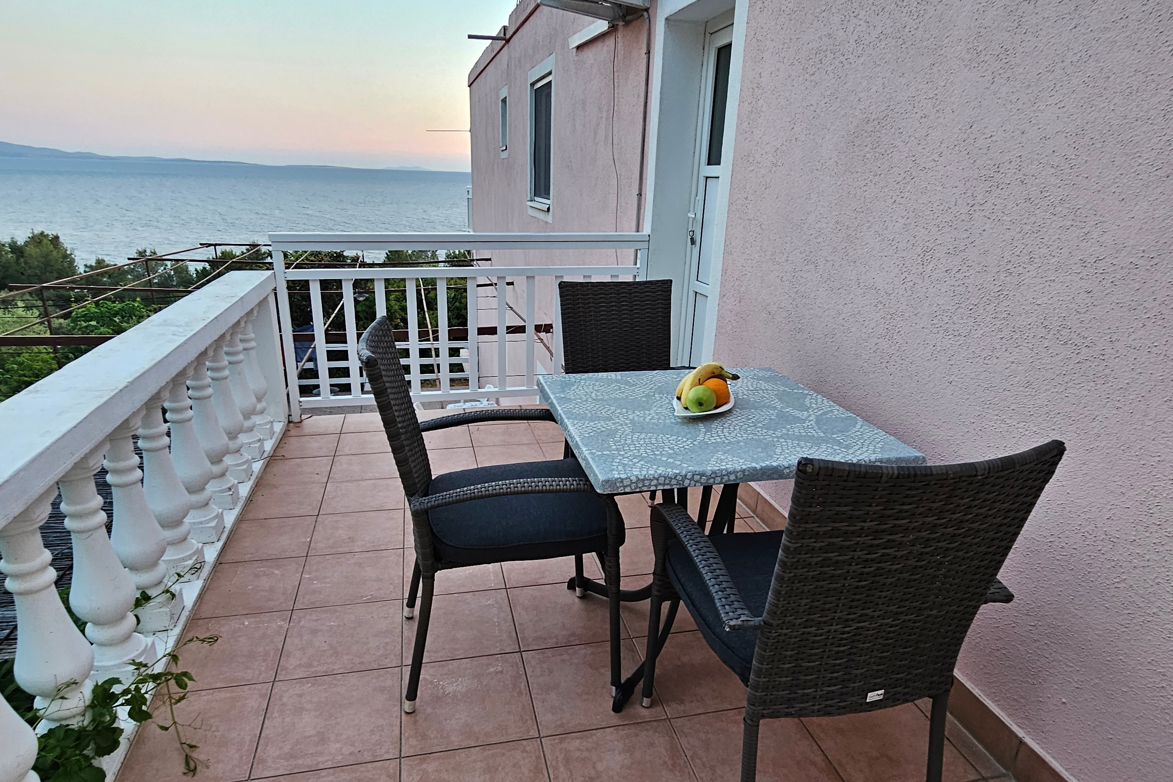 Two bedroom apartment with terrace and sea view Ivan Dolac, Hvar (A-12644-a)