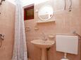 Ванная комната Prižba, Ванная комната в размещении типа studio-apartment, Домашние животные допускаются и WiFi.