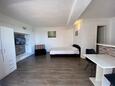 Tvrdni Dolac, Спальня в размещении типа studio-apartment, WiFi.