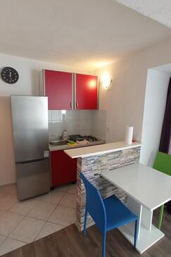 Tvrdni Dolac, Comedor in the studio-apartment, WiFi.