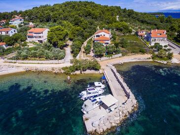 Ždrelac, Pašman, Hébergement 12662 - Appartement à proximité de la mer avec une plage de galets.