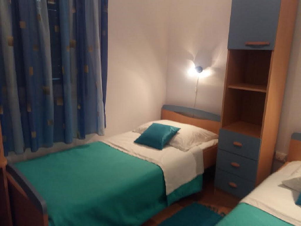 Two bedroom apartment near beach Sevid, Trogir  A-a