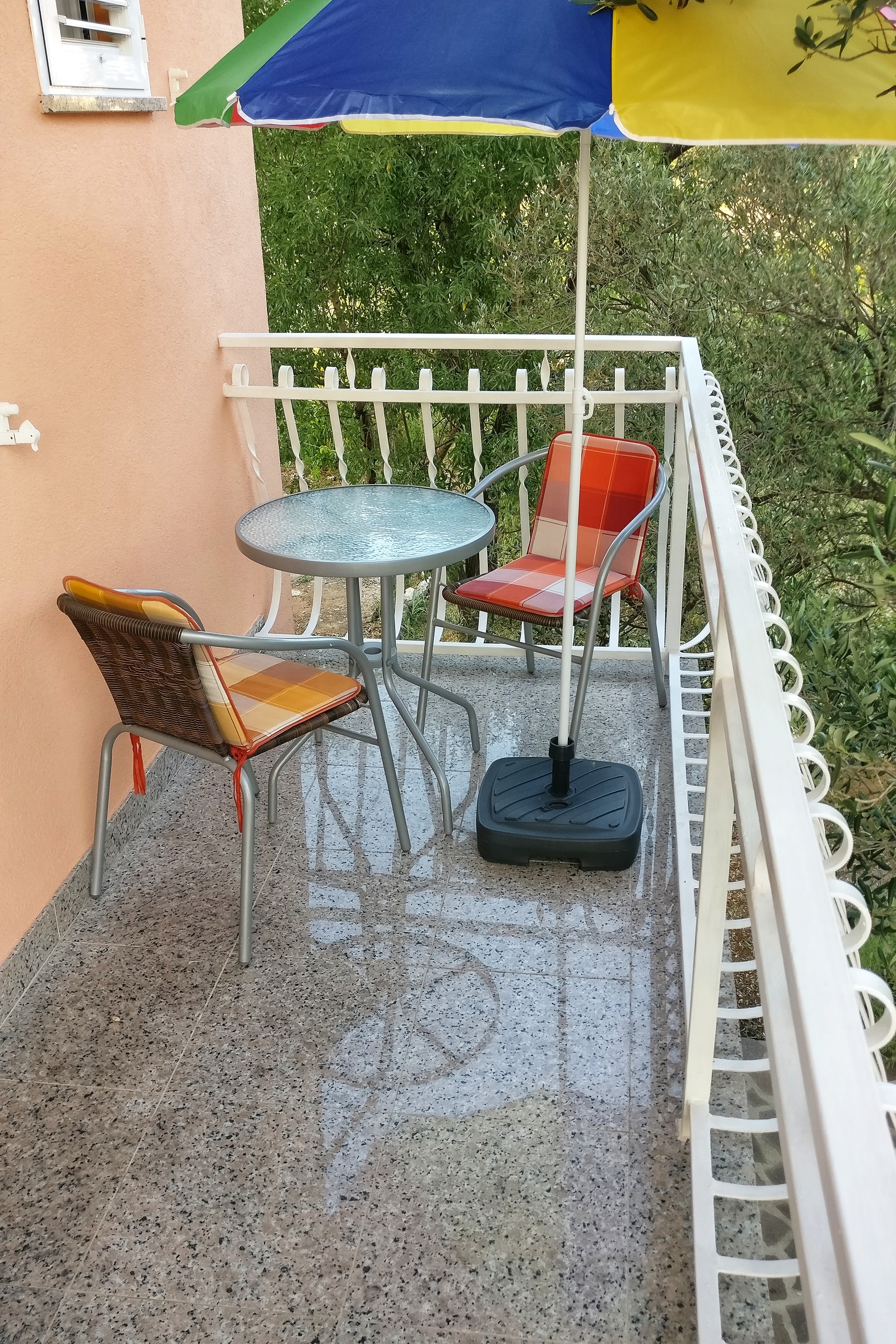 Two bedroom apartment with balcony and sea view Vinišće, Trogir  A-a