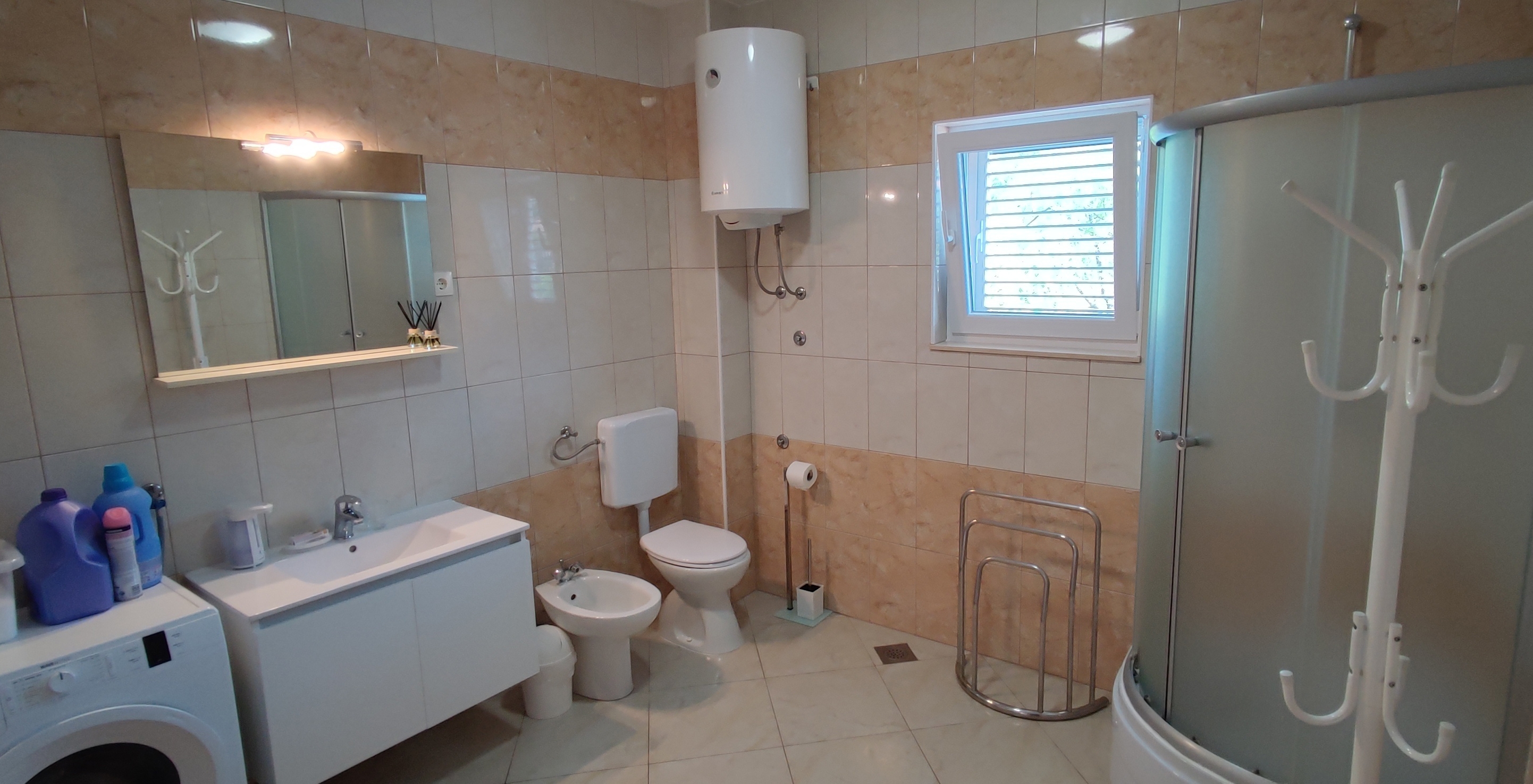 Two bedroom apartment with balcony and sea view Vinišće, Trogir  A-a