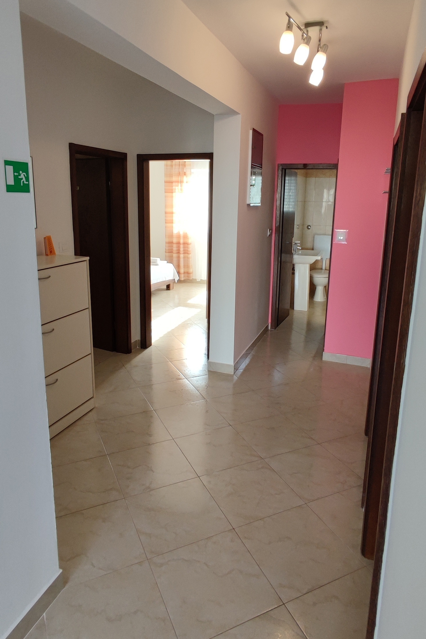 Two bedroom apartment with balcony and sea view Vinišće, Trogir  A-a