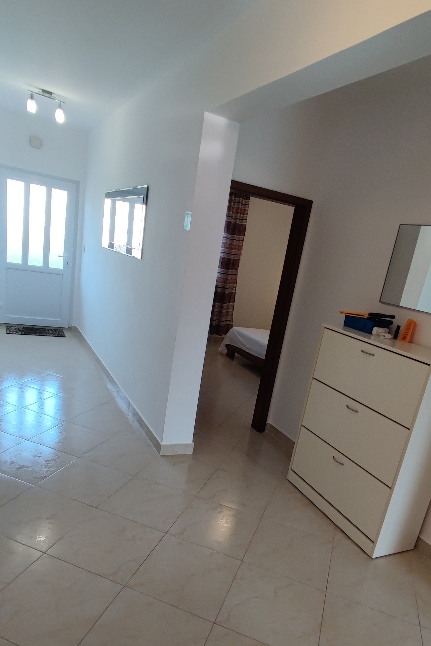 Two bedroom apartment with balcony and sea view Vinišće, Trogir  A-a