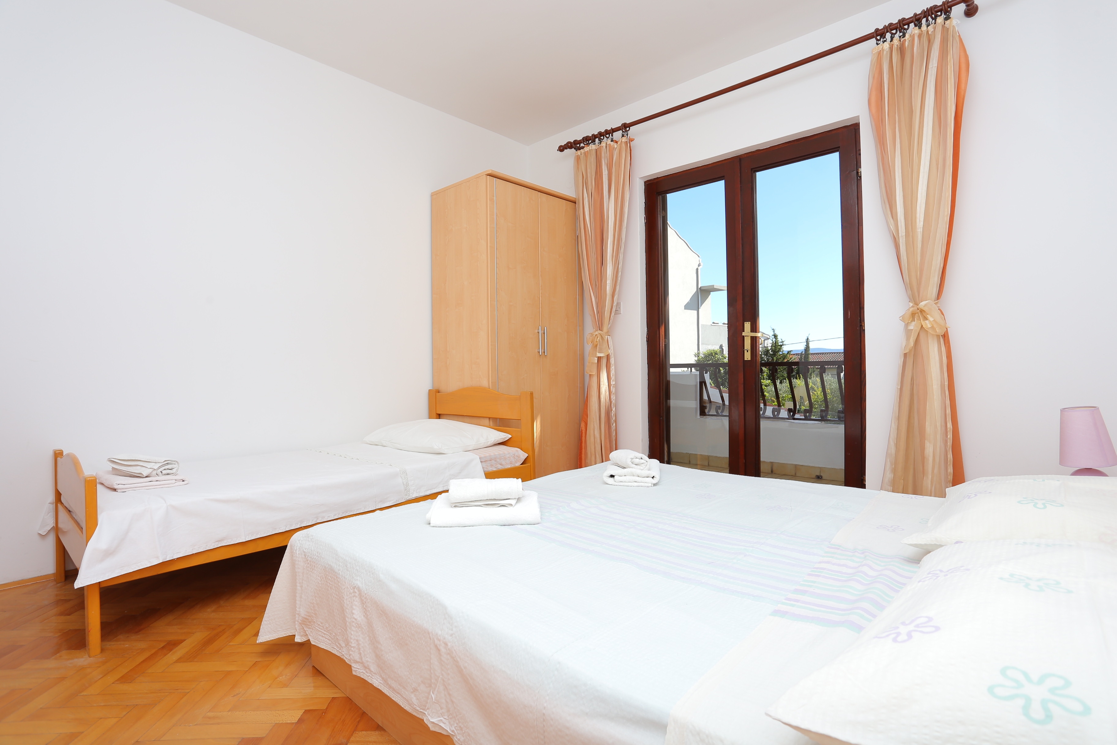 Three bedroom apartment with terrace and sea view Duće, Omiš  A-b