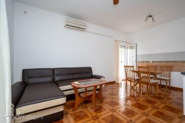 Vir, Obývací pokoj v ubytování typu apartment, s klimatizací a WiFi.