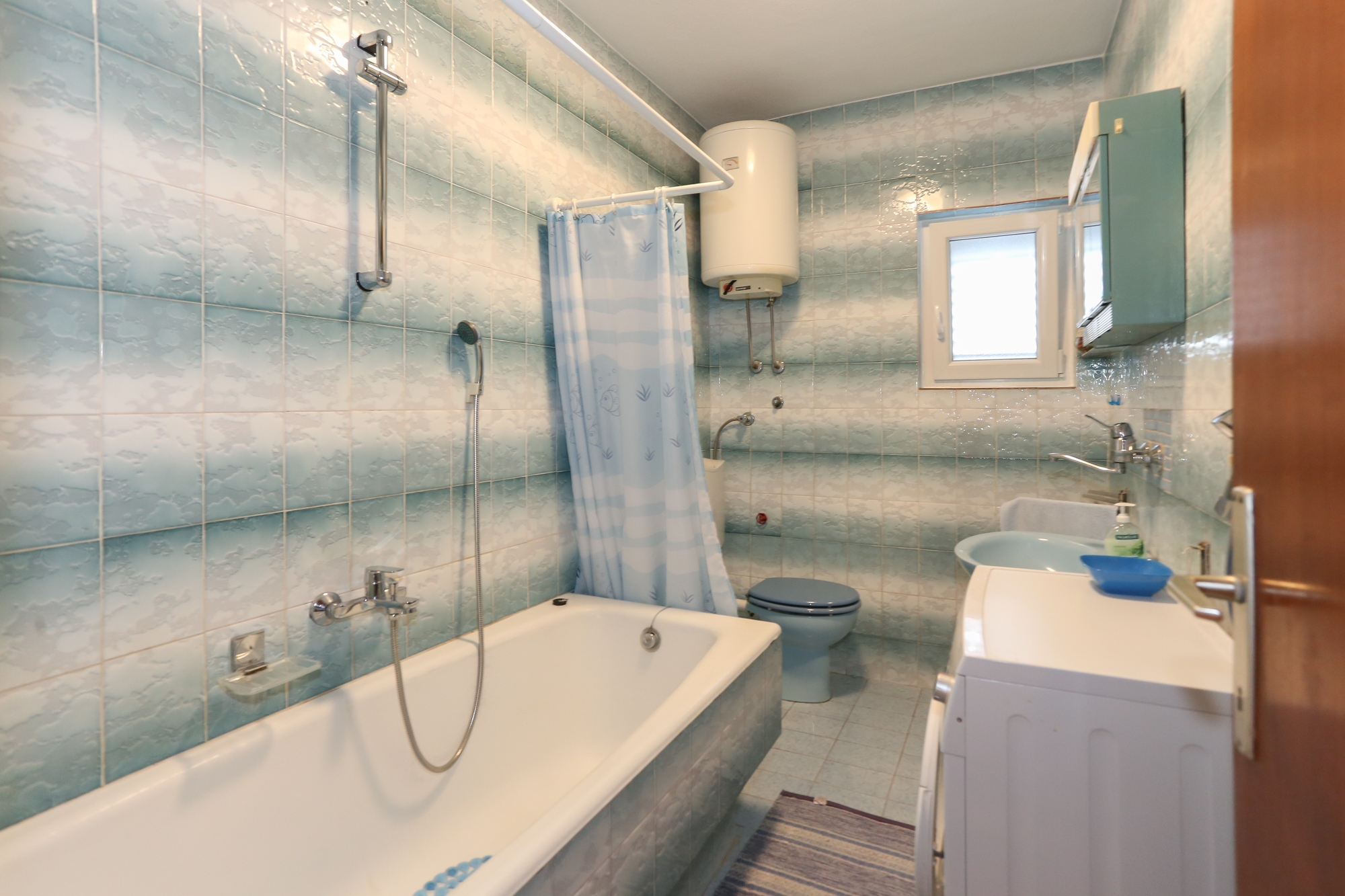 Three bedroom apartment with balcony Trogir  A-a