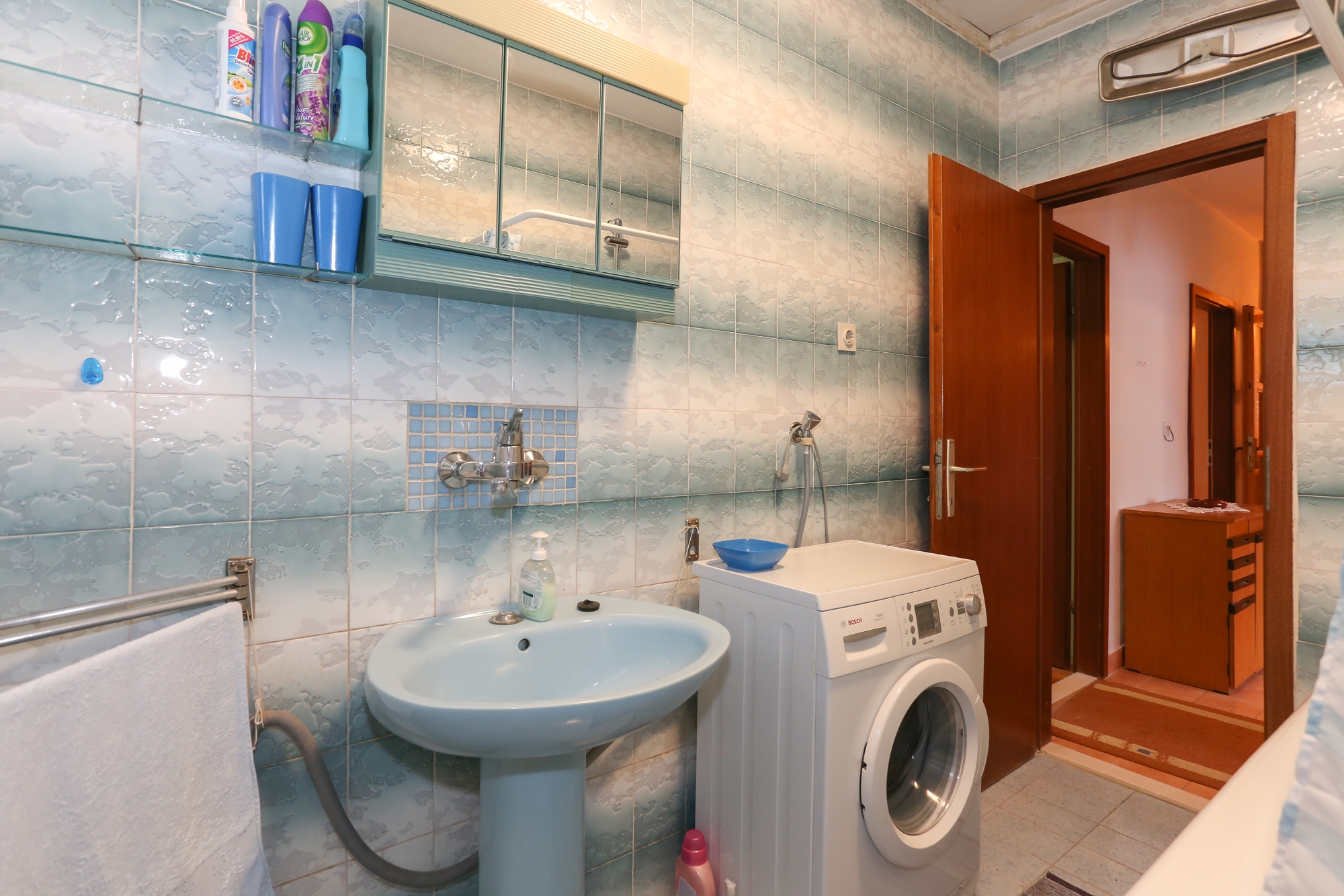 Three bedroom apartment with balcony Trogir  A-a