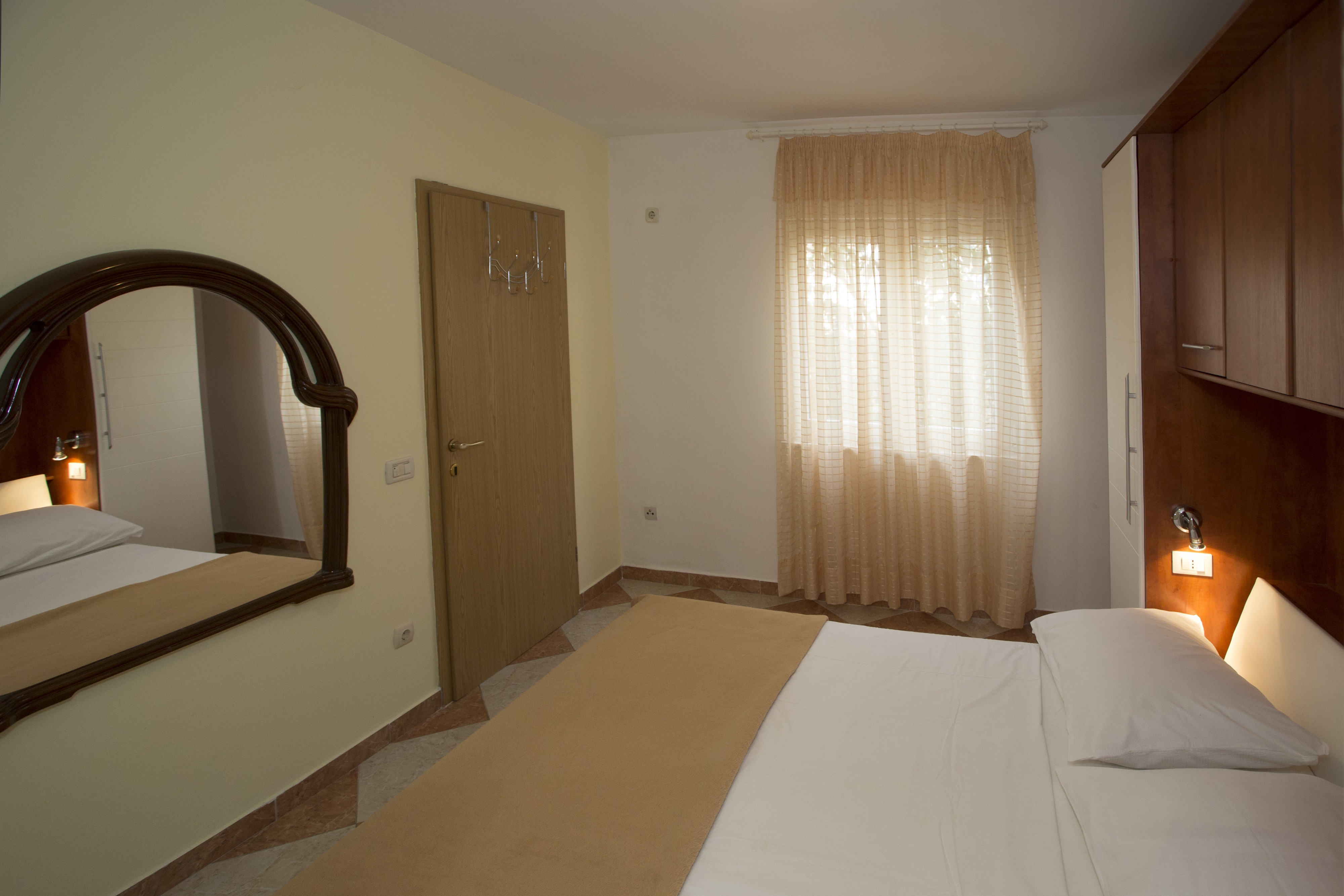 One bedroom apartment with terrace and sea view Mavarštica, Čiovo  A-a
