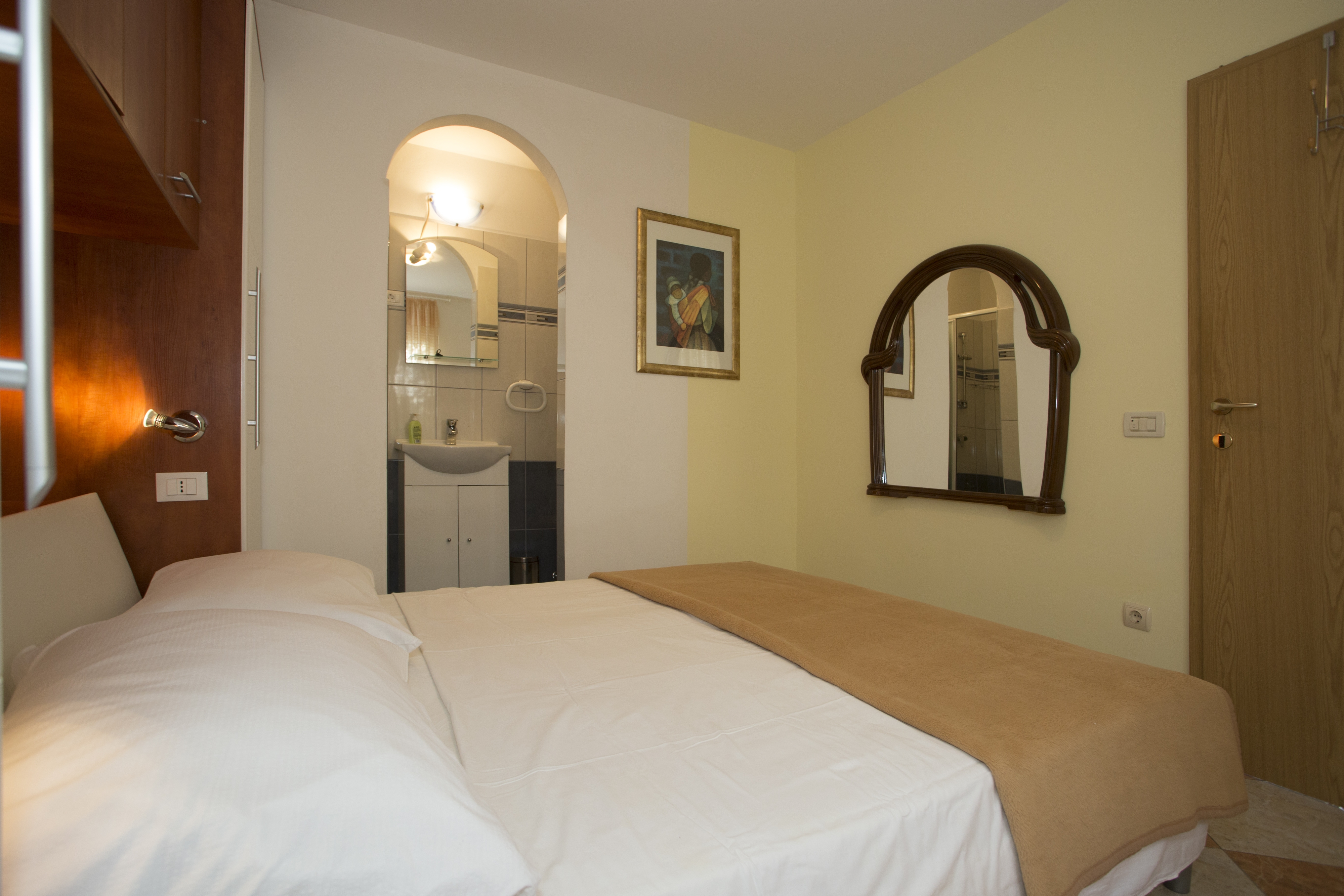 One bedroom apartment with terrace and sea view Mavarštica, Čiovo  A-a