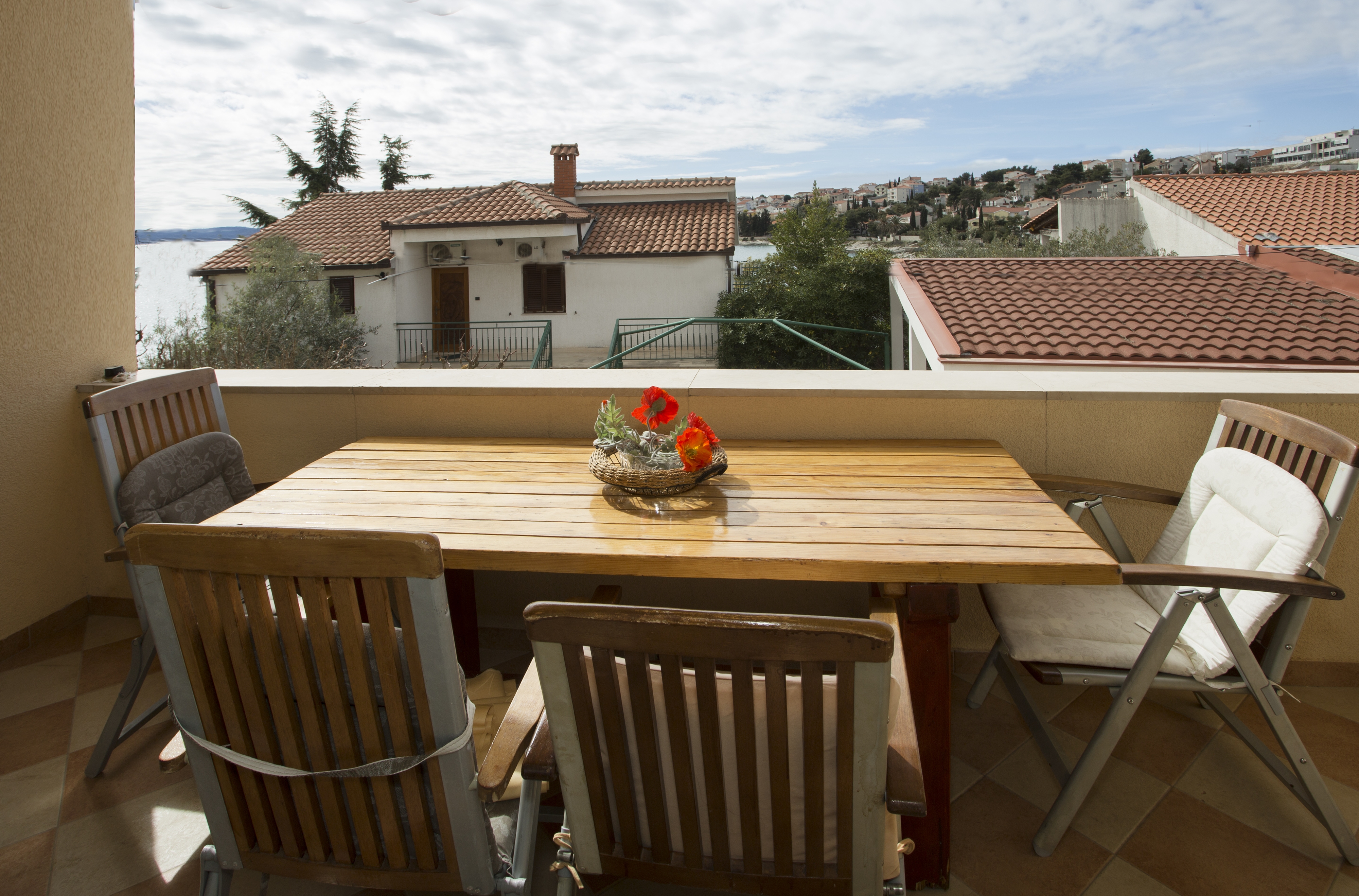 One bedroom apartment with terrace and sea view Mavarštica, Čiovo (A-12696-a)