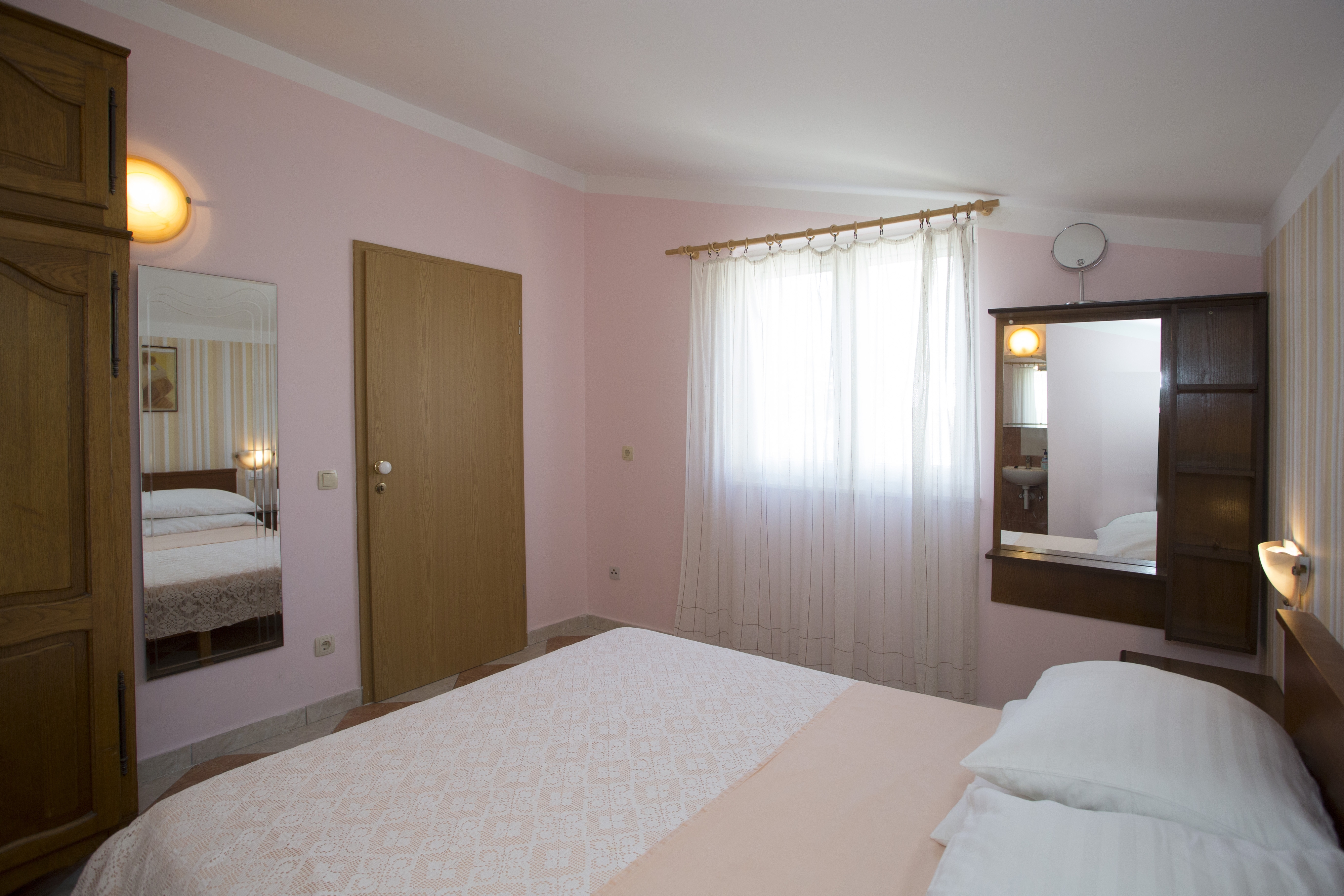 Two bedroom apartment with terrace and sea view Mavarštica, Čiovo  A-c