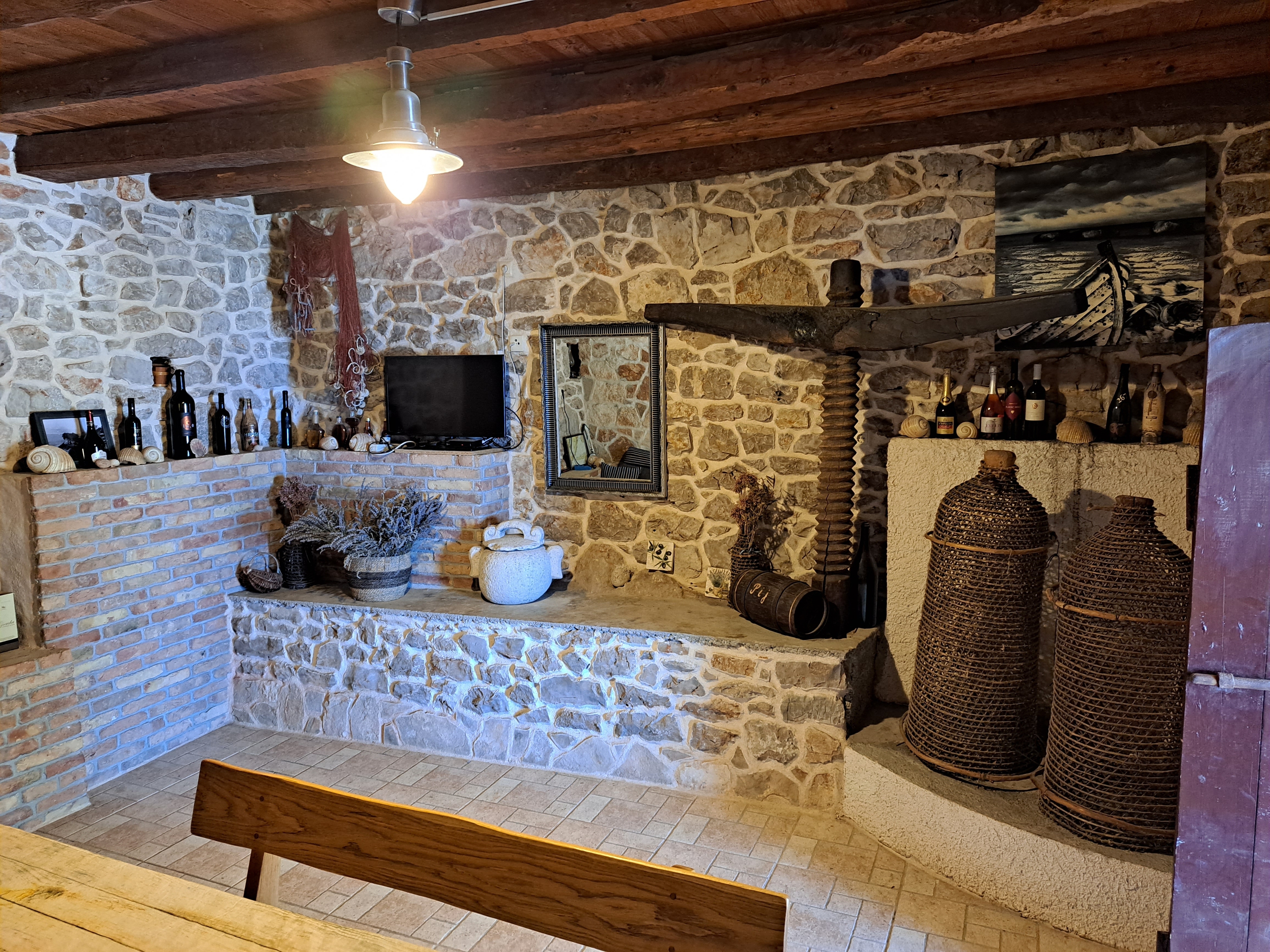 Top Hvar Pakomina Top Hvar Pakomina