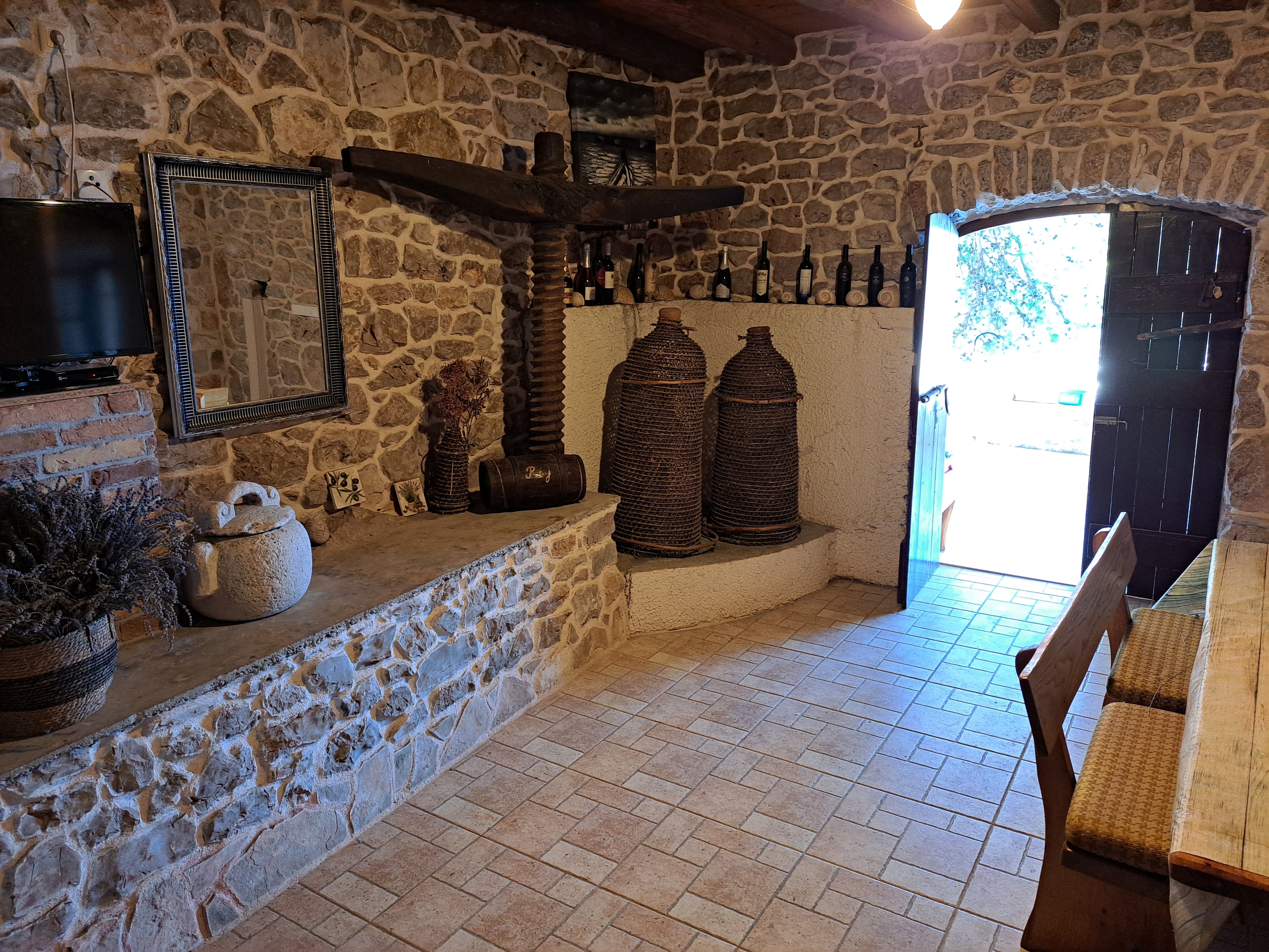 Top Hvar Pakomina Top Hvar Pakomina