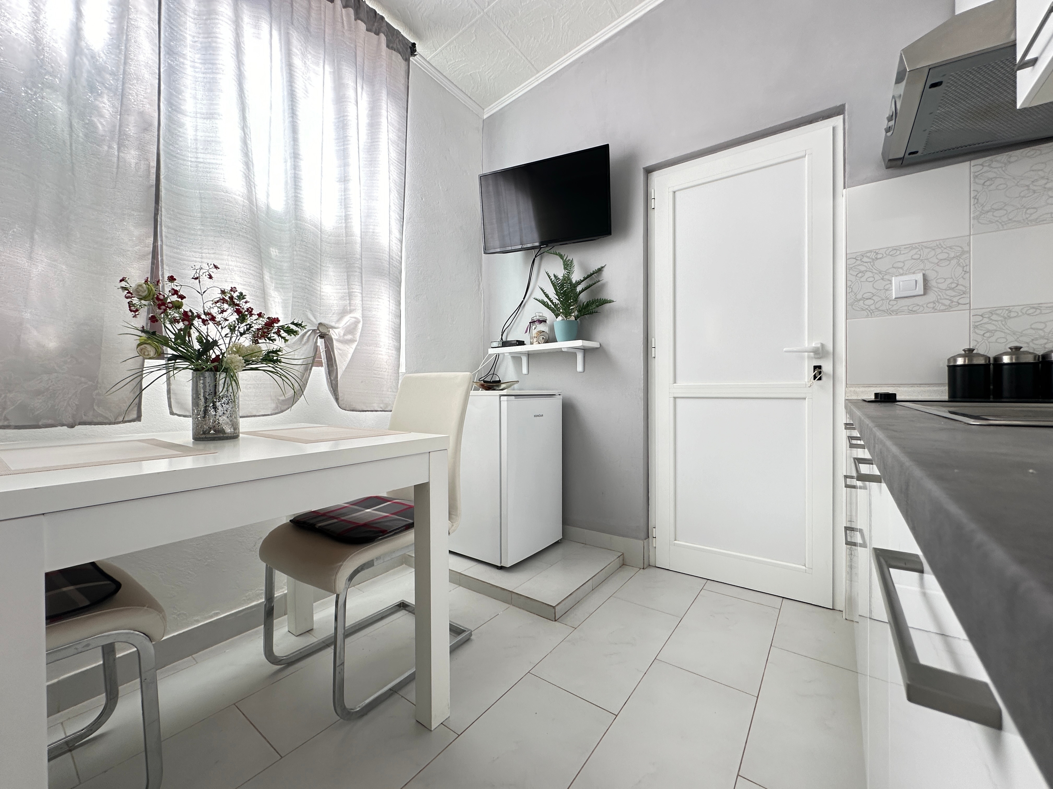 One bedroom apartment with terrace Sali (Dugi otok) (A-12757-b)