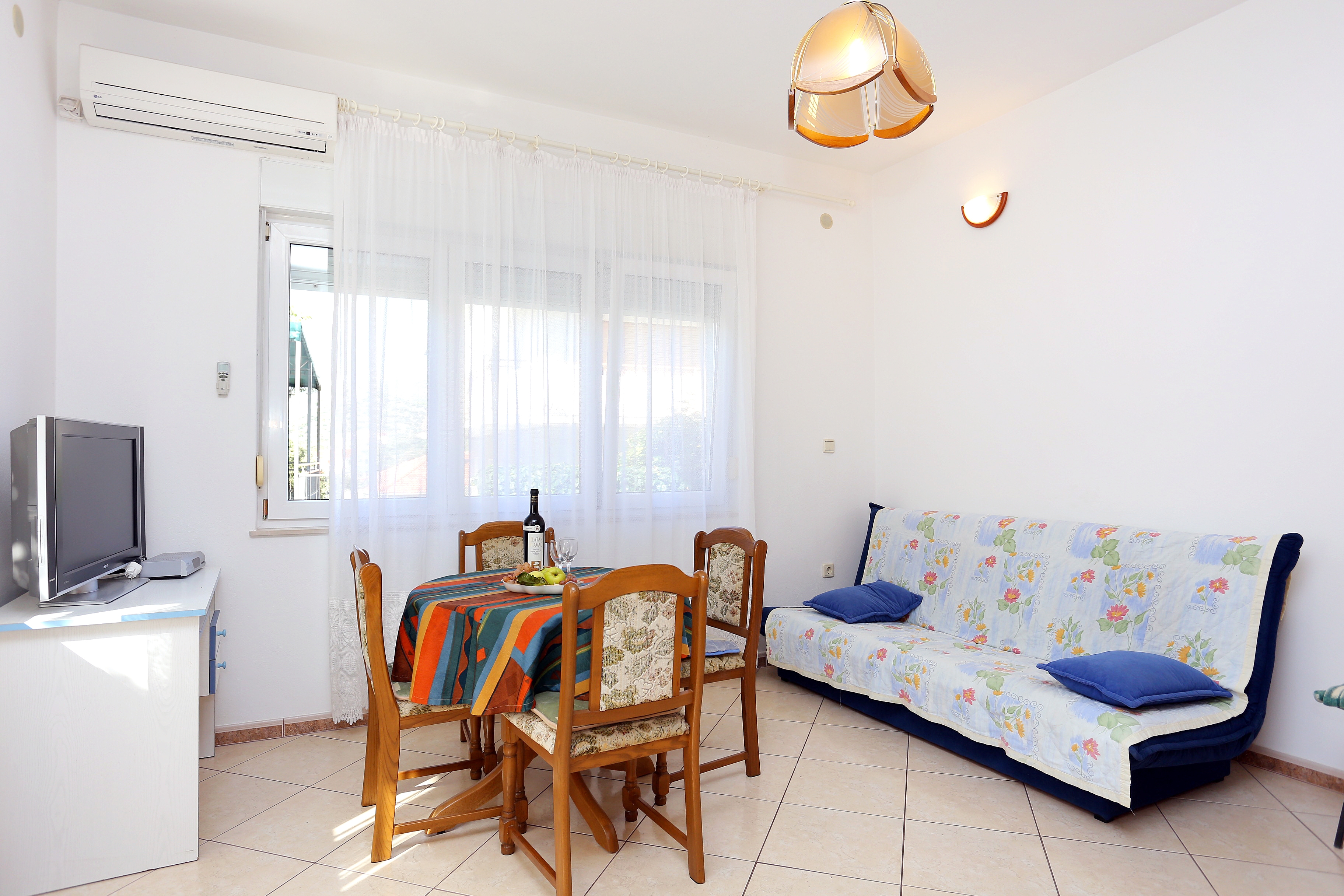 One bedroom apartment with terrace Seget Vranjica, Trogir (A-12760-a)