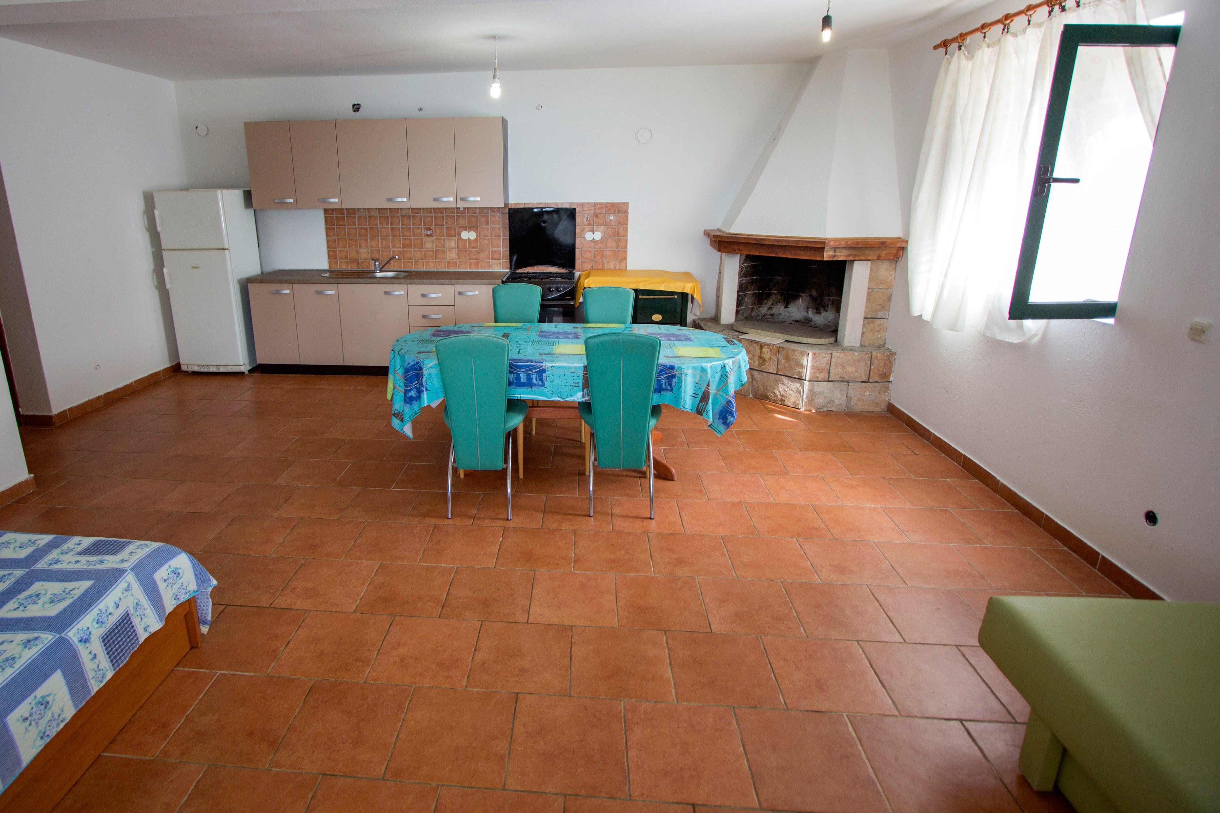 One bedroom apartment near beach Cove Rapak, Hvar (A-12779-a)