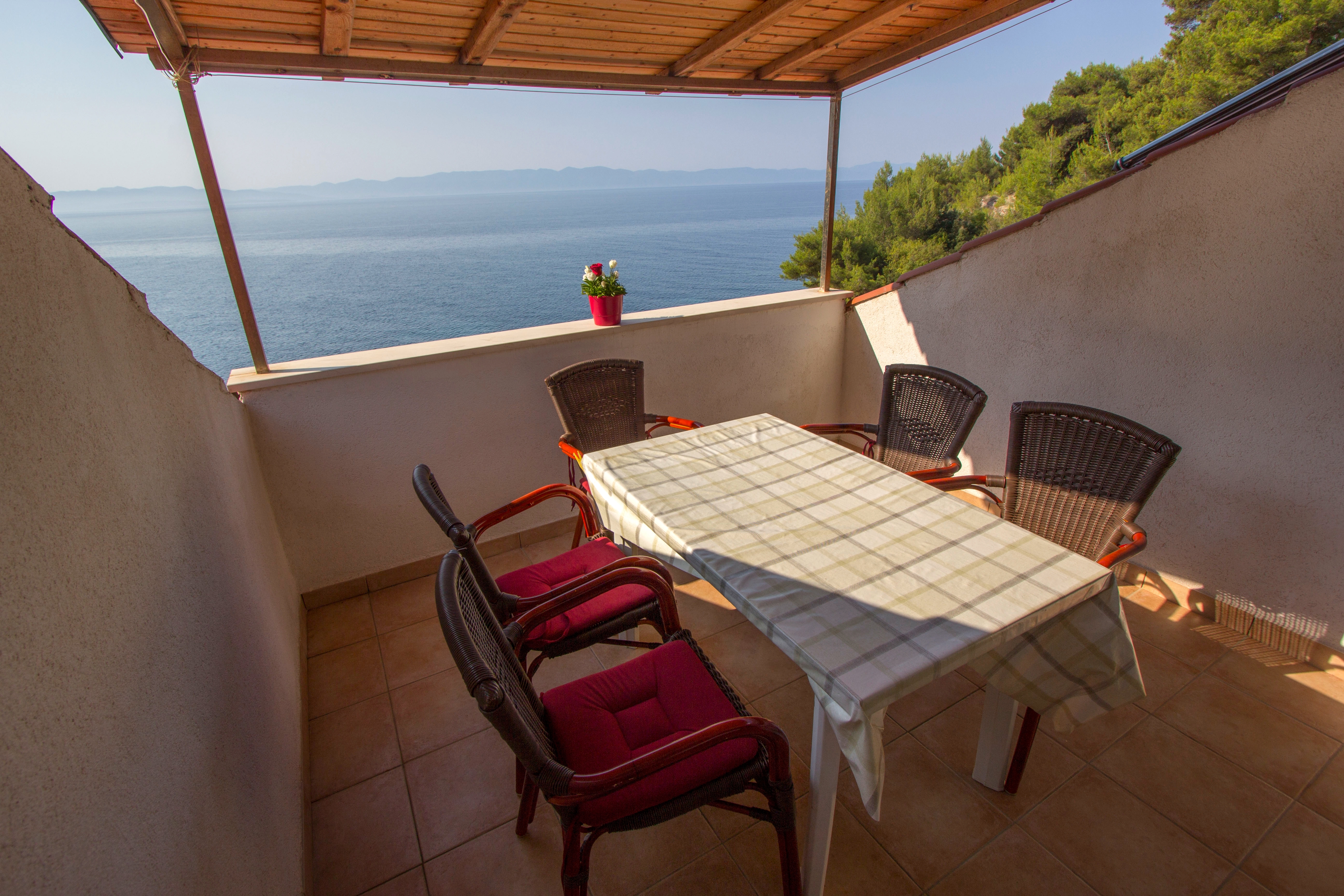 One bedroom apartment near beach Cove Rapak, Hvar  A-d