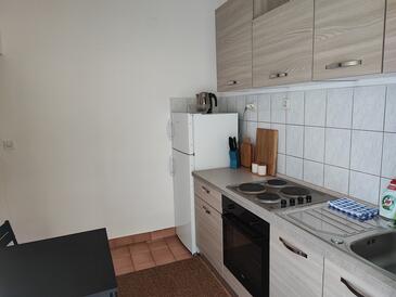 Zavala, Kuchyňa v ubytovacej jednotke apartment, domáci miláčikovia povolení a WiFi.