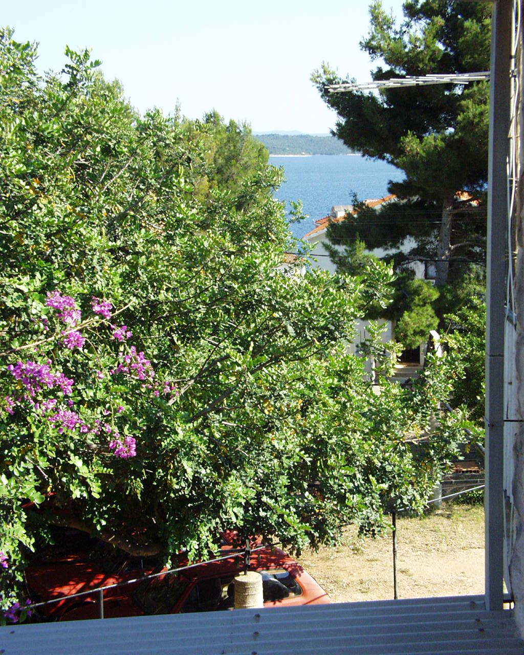 One bedroom apartment with balcony and sea view Zavala, Hvar  A-f