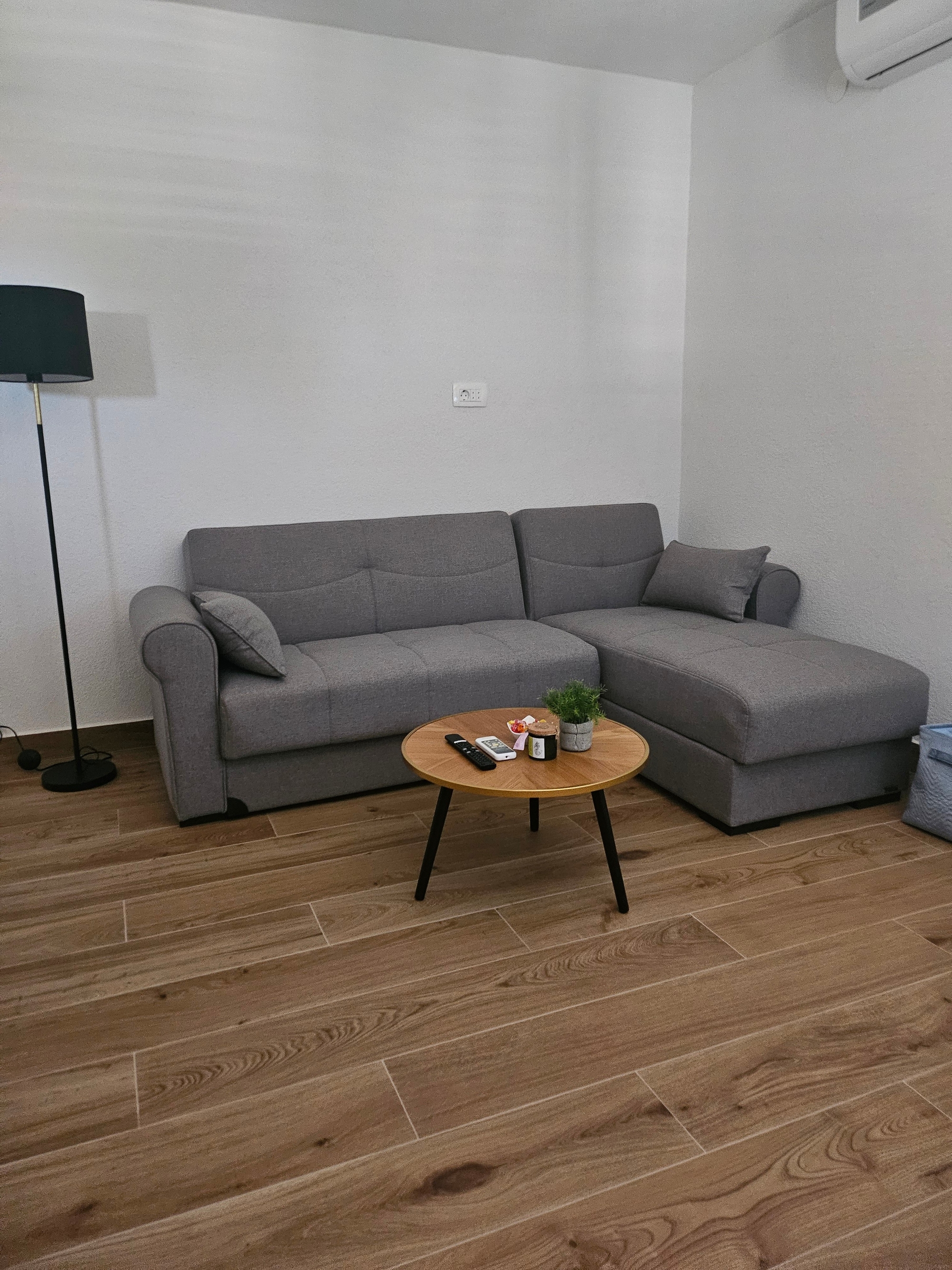 One bedroom apartment with balcony and sea view Zavala, Hvar (A-128-f)