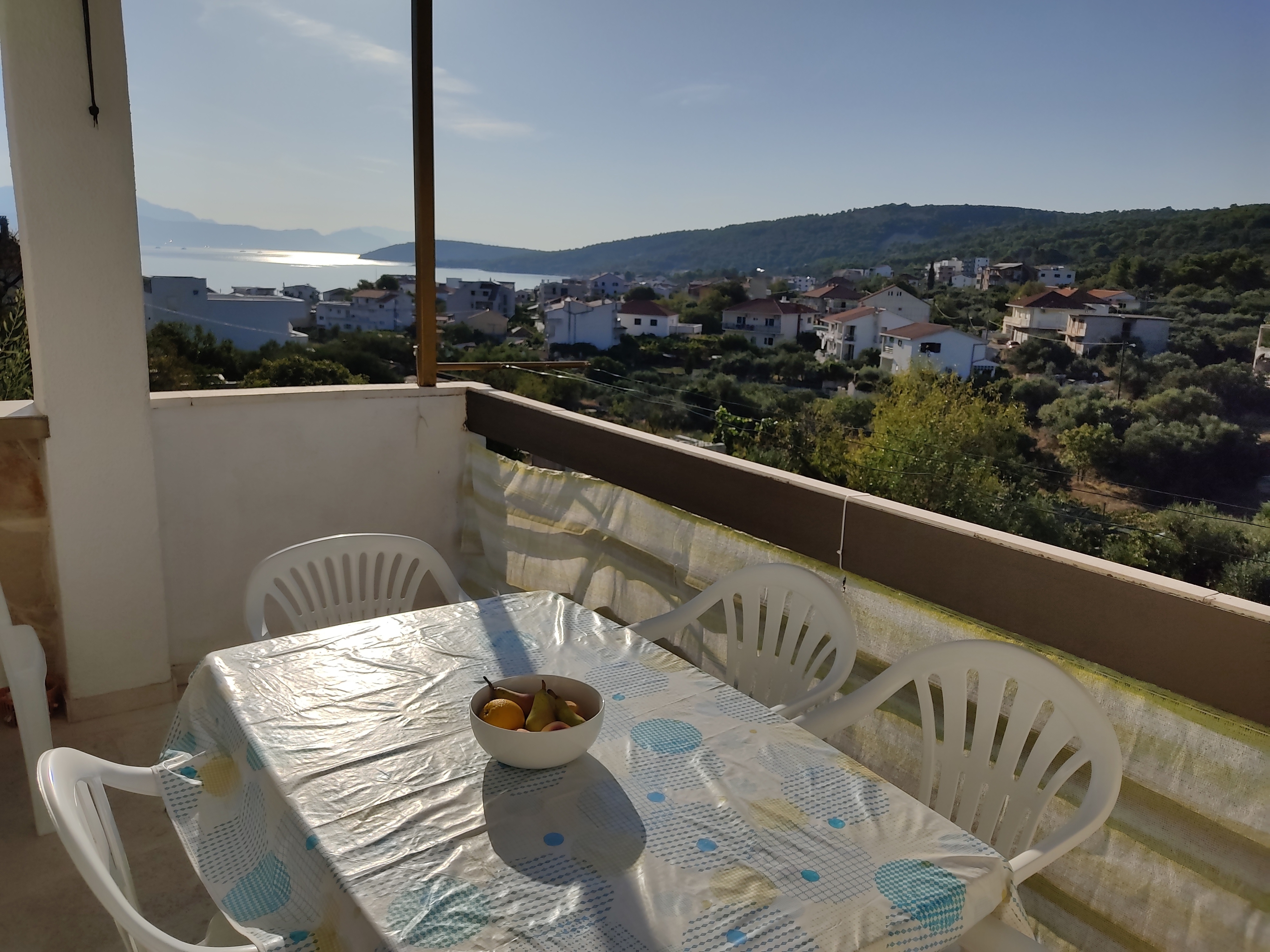 Two bedroom apartment with balcony and sea view Slatine, Čiovo (A-12811-a)