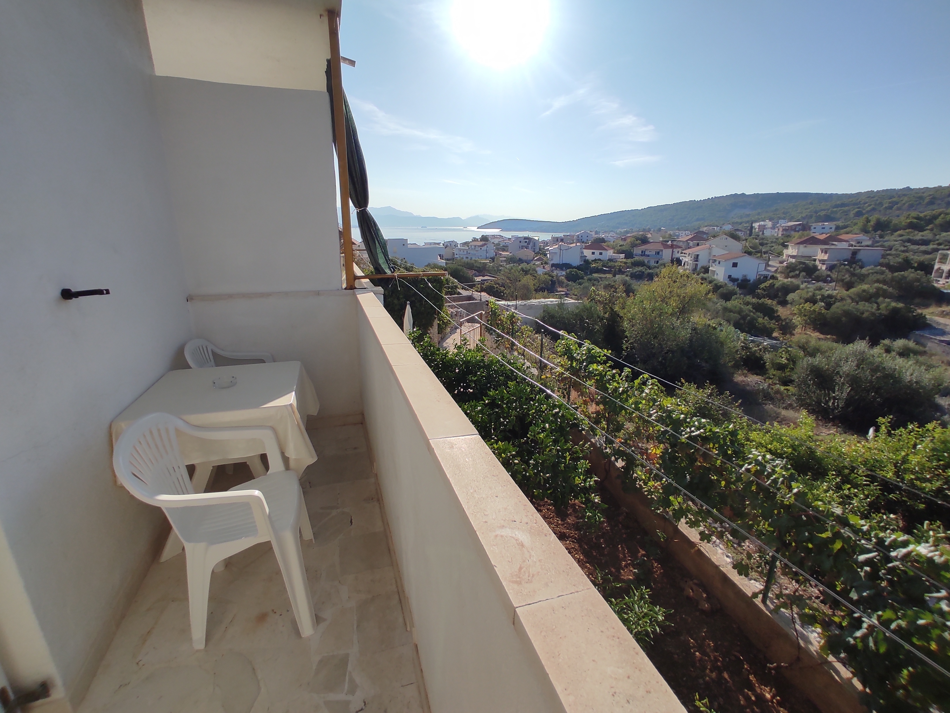 Two bedroom apartment with balcony and sea view Slatine, Čiovo  A-a