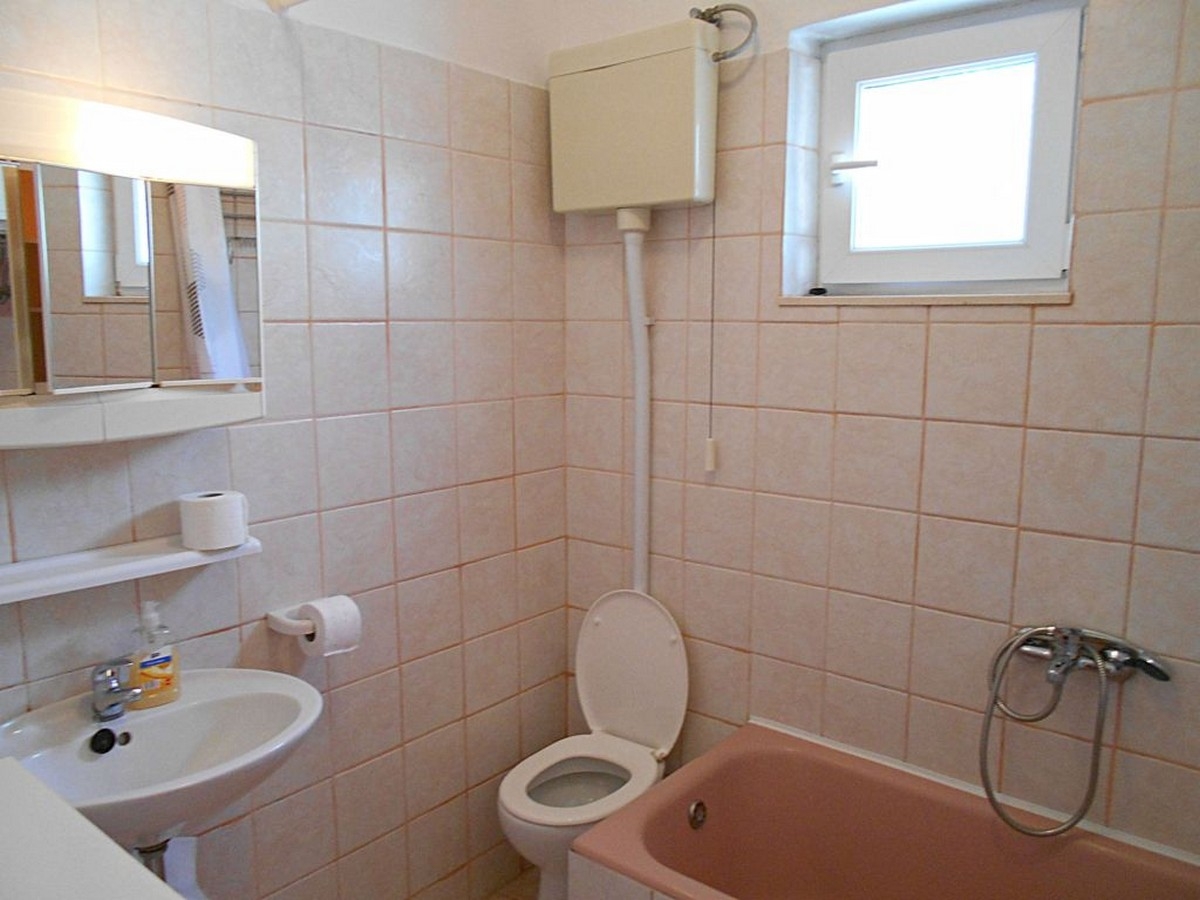 Two bedroom apartment with balcony and sea view Slatine, Čiovo  A-a