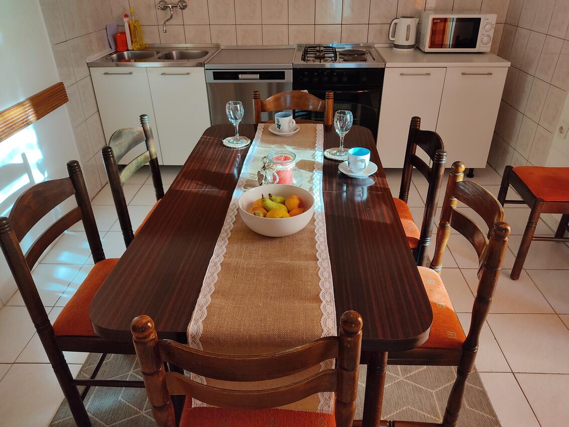 Apartmán v meste Slatine - 12811