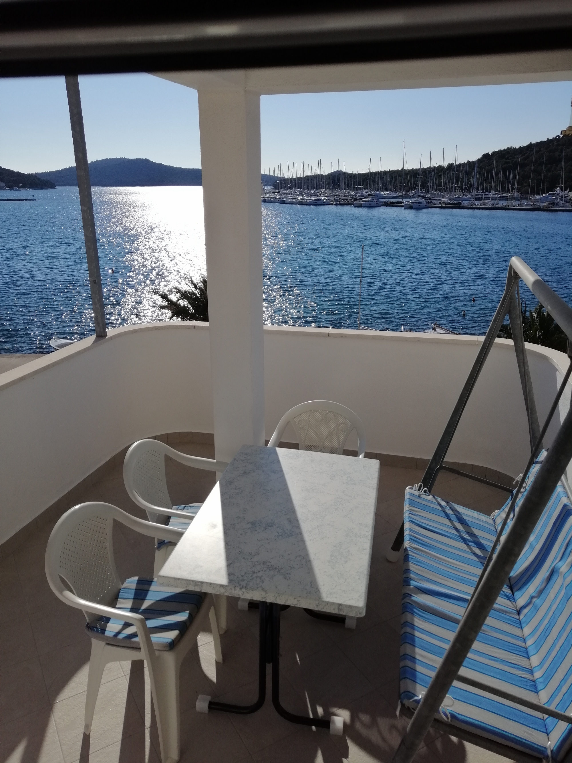 One bedroom apartment with terrace and sea view Rogoznica  A-b