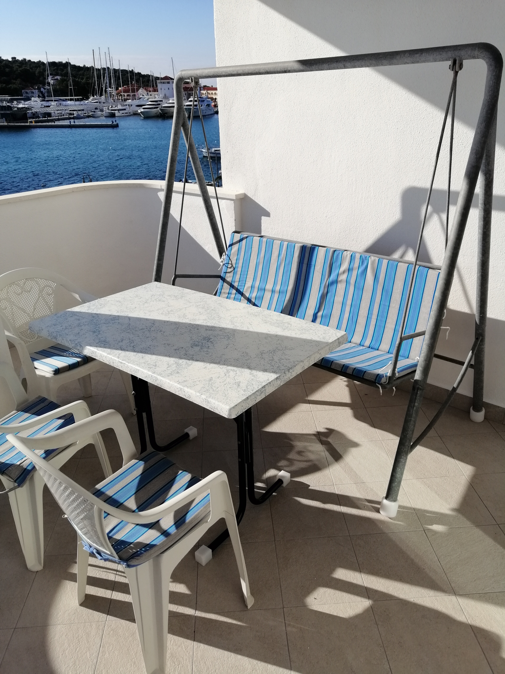 One bedroom apartment with terrace and sea view Rogoznica  A-b