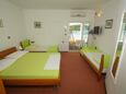 Rogoznica, Dormitorio in the apartment, air condition available y WiFi.