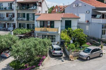 Biograd na Moru, Biograd, Obiekt 12829 - Apartamenty przy morzu ze żwirową plażą.