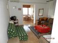 Obývací pokoj Orebić, Obývací pokoj v ubytování typu studio-apartment, s klimatizací, domácí mazlíčci povoleni a WiFi.