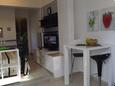 Zadar - Diklo, Столовая в размещении типа studio-apartment, WiFi.