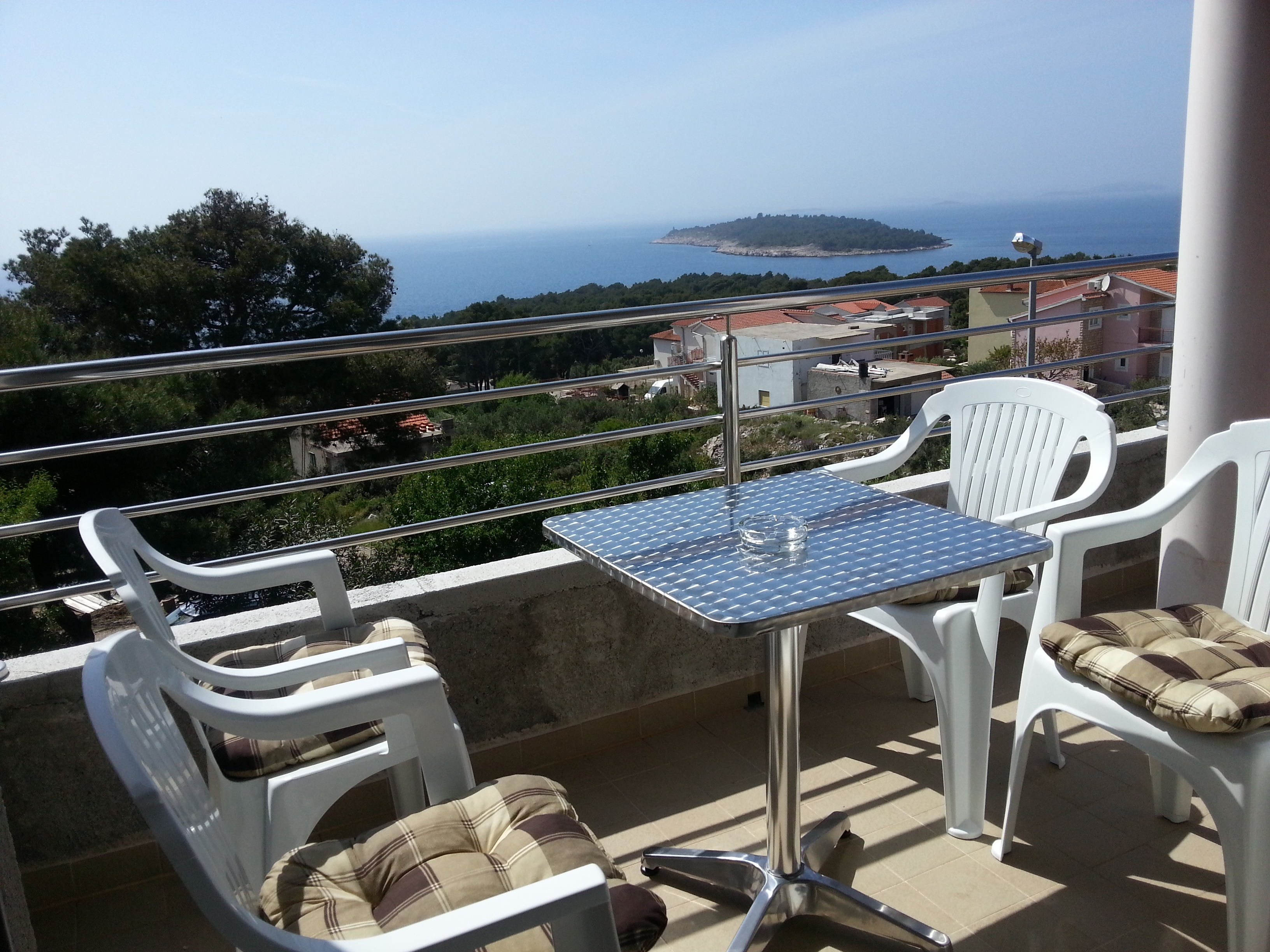 Two bedroom apartment with balcony and sea view Bilo, Primošten (A-12870-b)