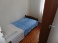 Sućuraj, Bedroom 3 in the apartment, (pet friendly) and WiFi.