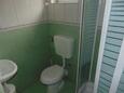 Sućuraj, Bathroom in the apartment, (pet friendly) and WiFi.