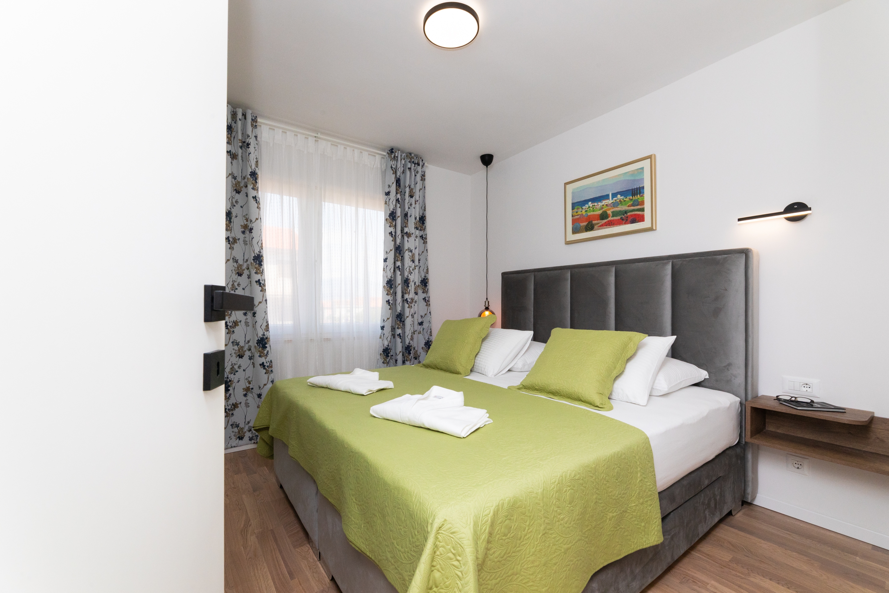 Two bedroom apartment with terrace Supetar, Brač  A-a