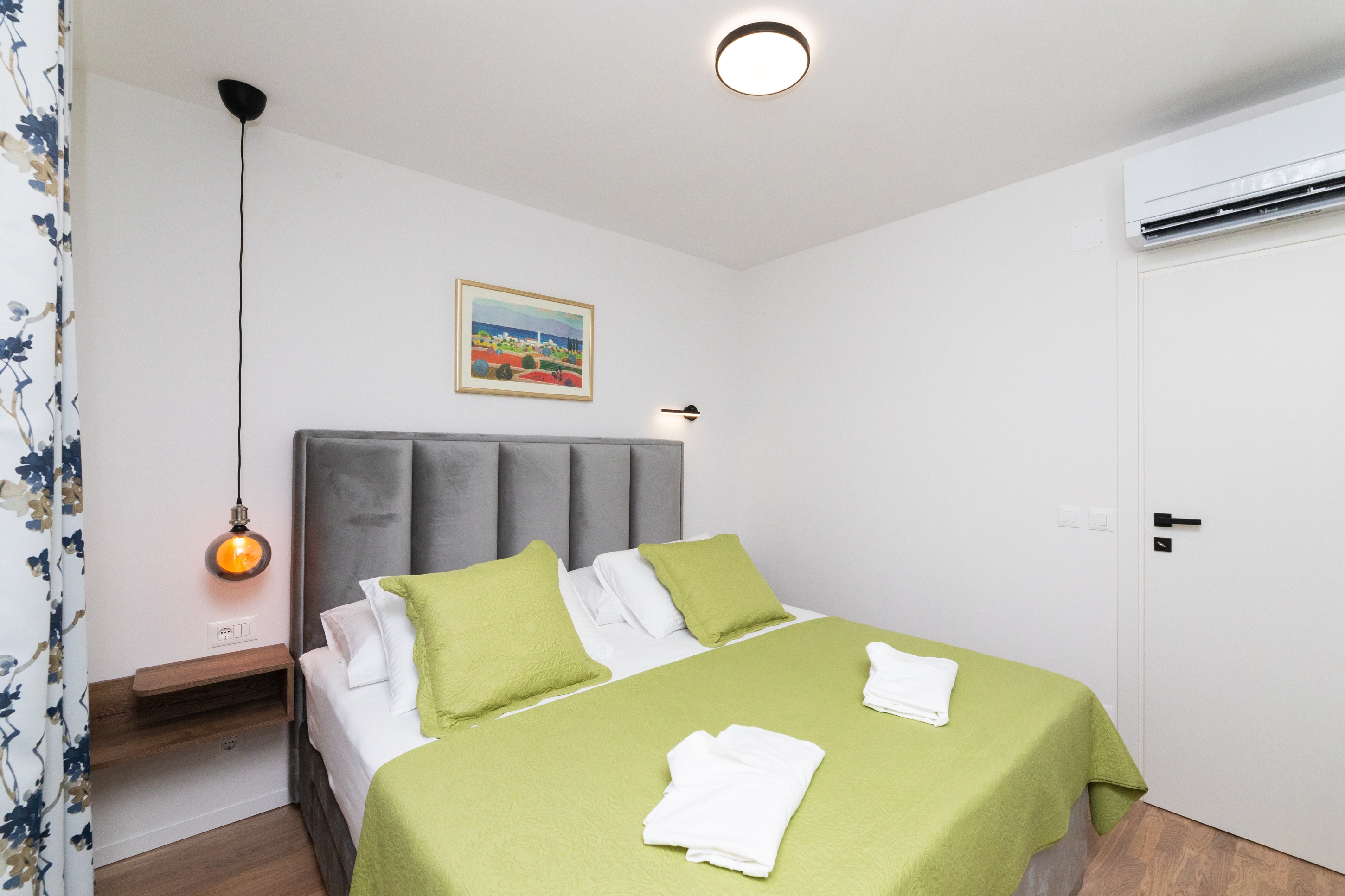Two bedroom apartment with terrace Supetar, Brač  A-a