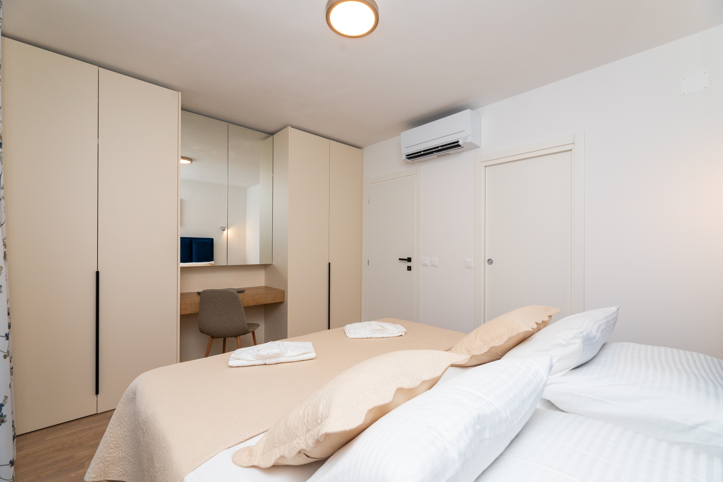 Two bedroom apartment with terrace Supetar, Brač  A-a
