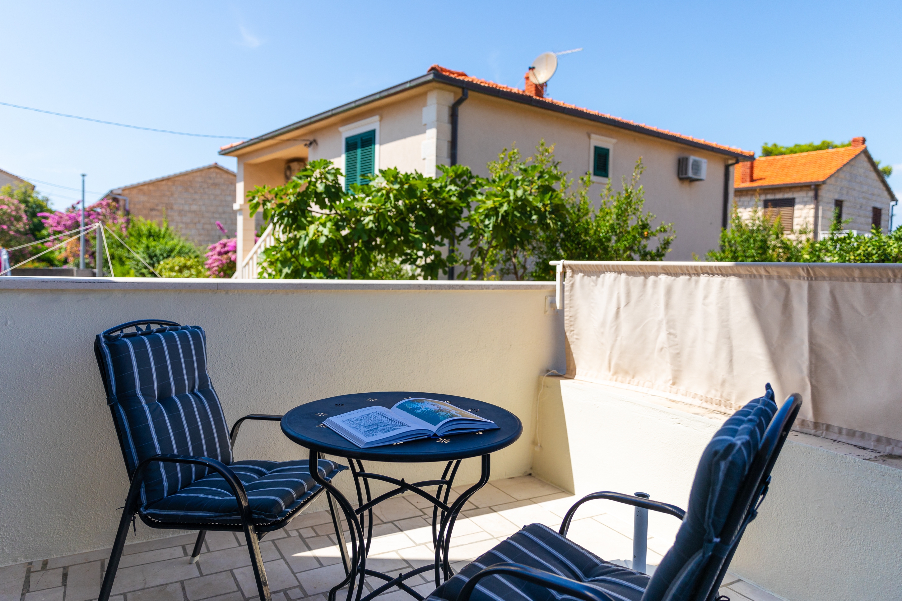 Two bedroom apartment with terrace Supetar, Brač  A-a